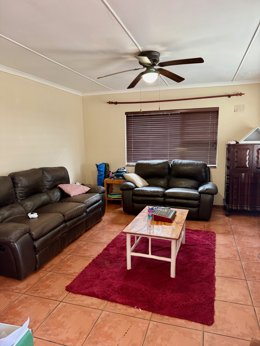 4 Bedroom Property for Sale in Bergzicht Western Cape